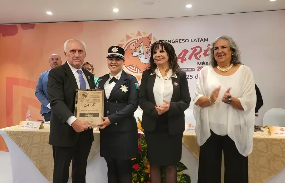 Instructora D.A.R.E. del A�o