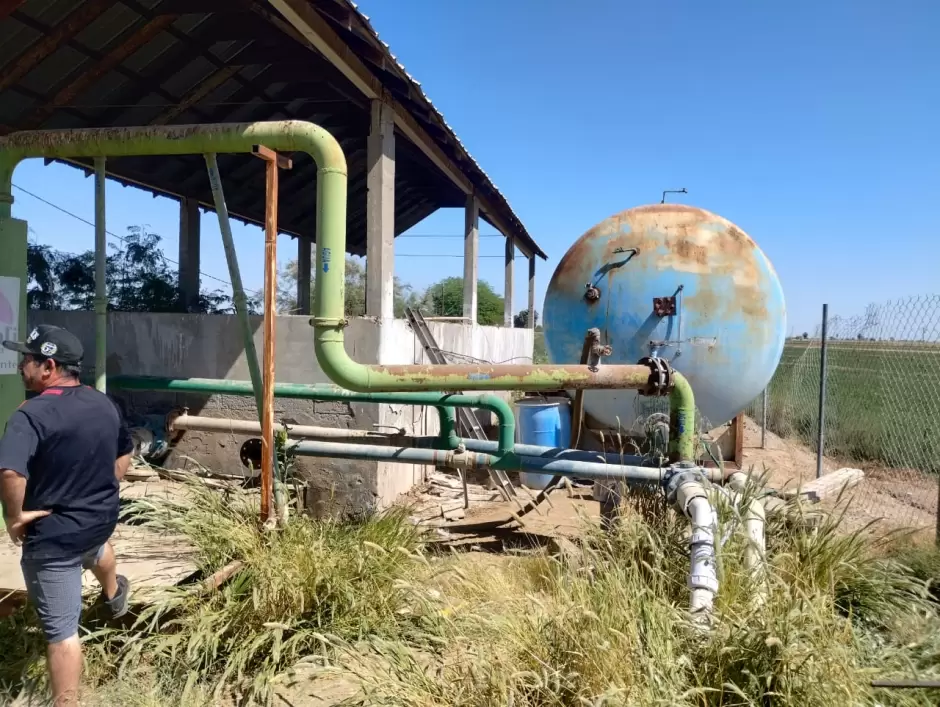 Asesor�a t�cnica a comit�s de agua en ejidos Saltillo y M�xico
