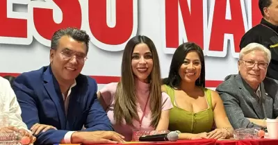 Diana Karina Barreras y Ram�n Flores