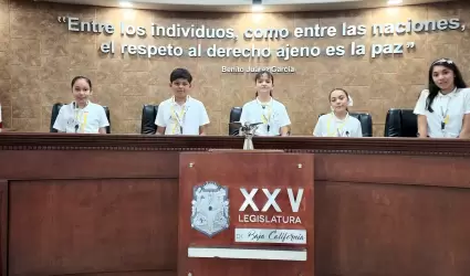 Ni�ez llegan al Congreso