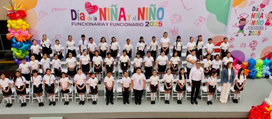 Ni�o presidente y ni�a directora del Sistema DIF Baja California