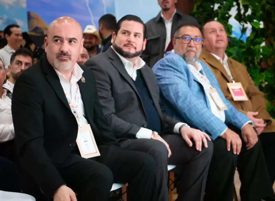 Recibe presidente Ismael Burgue�o distintivo Nivel de Calidad Oro para Tijuana