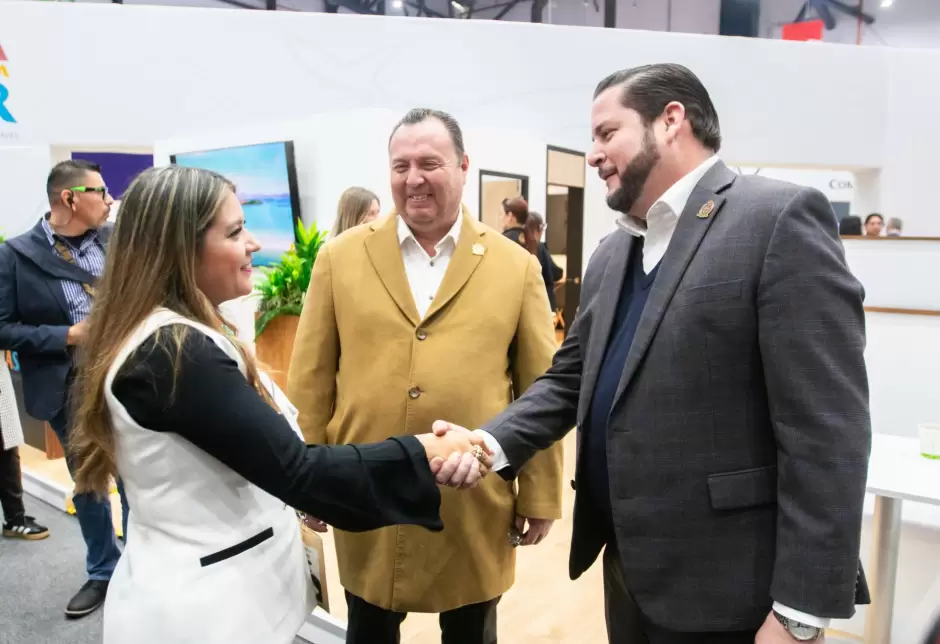 Recibe presidente Ismael Burgue�o distintivo Nivel de Calidad Oro para Tijuana