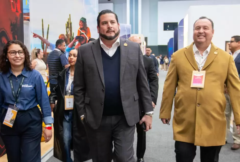 Recibe presidente Ismael Burgue�o distintivo Nivel de Calidad Oro para Tijuana