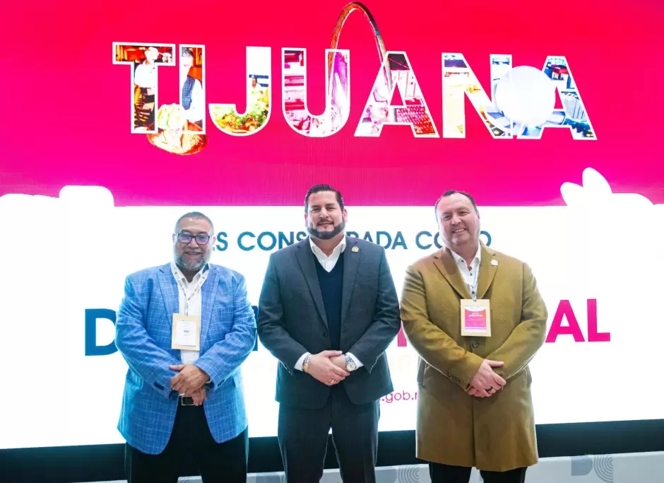 Recibe presidente Ismael Burgue�o distintivo Nivel de Calidad Oro para Tijuana