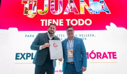 Recibe presidente Ismael Burgue�o distintivo Nivel de Calidad Oro para Tijuana