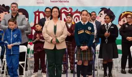 Presidenta Roc�o Adame toma protesta a ni�as y ni�os funcionarios