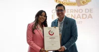 Recibe Claudia Agat�n el Distintivo Nacional de Calidad Tur�stica