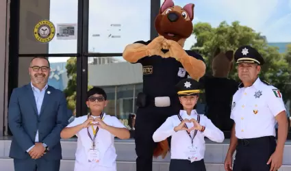 Katherine G�mez, ni�a Secretaria de Seguridad en Baja California