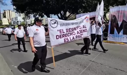 Choferes del transporte p�blico en Tijuana marcharon para exigir seguridad y ces