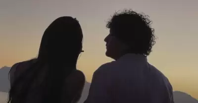 �ngela Aguilar y Christian Nodal