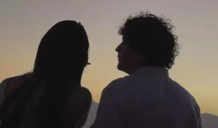 �ngela Aguilar y Christian Nodal