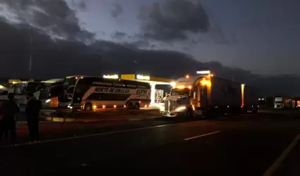Bloqueo en Maxipista Mazatl�n-Culiac�n
