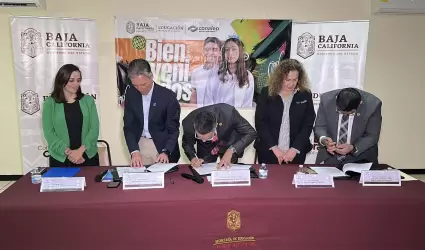 Autoridades y ACNUR