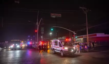 Patrulla impacta a veh�culo particular en la colonia Tres de Octubre