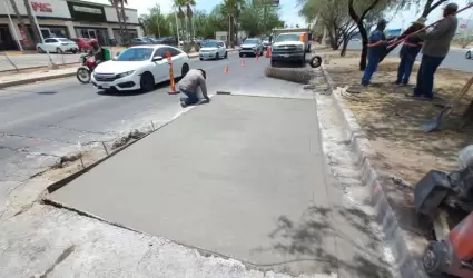 Concreto da�ado en el bulevar Colosio
