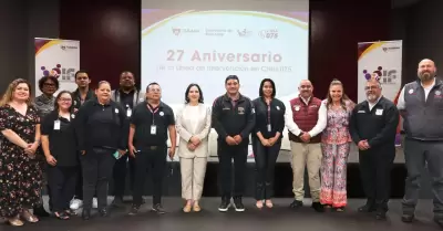 27 Aniversario de la L�nea de Intervenci�n en Crisis 075