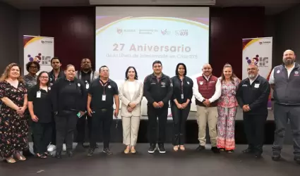 27 Aniversario de la L�nea de Intervenci�n en Crisis 075