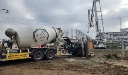 Avance en obra de agua potable en el ej. L�zaro C�rdenas