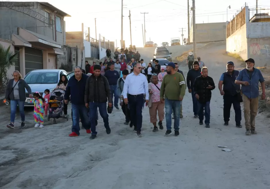 Avance en obra de agua potable en el ej. L�zaro C�rdenas