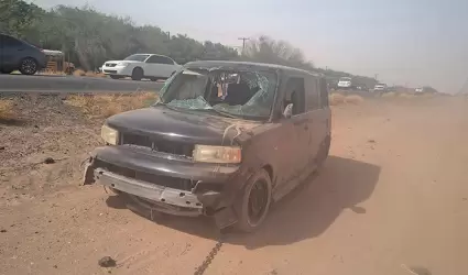 Volcamiento en carretera a Kino