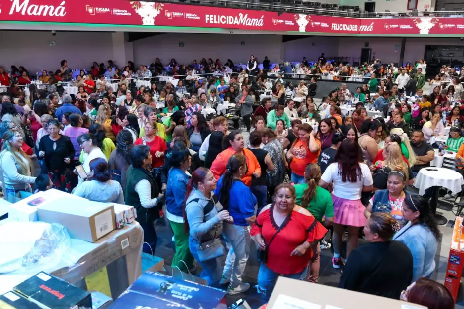 Celebran a madres de familia l�deres de comunidades