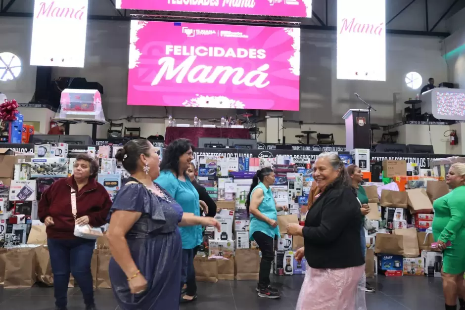 Celebran a madres de familia l�deres de comunidades