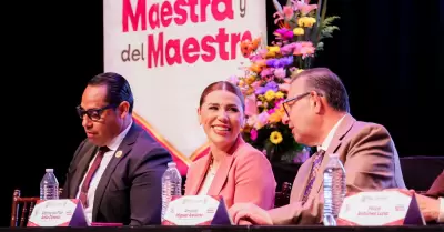 Conmemoraci�n del D�a de la Maestra y el Maestro