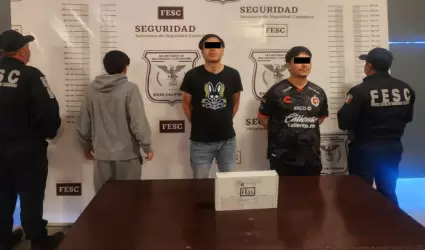 Asegurados en posesi�n de un arma corta en Tijuana