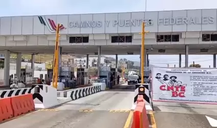 CNTE sigue con bloqueos al se�alar trato irrespetuoso de federaci�n; en BC liber