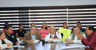 Atiende director de CESPT a ciudadanos de la S�nchez Taboada