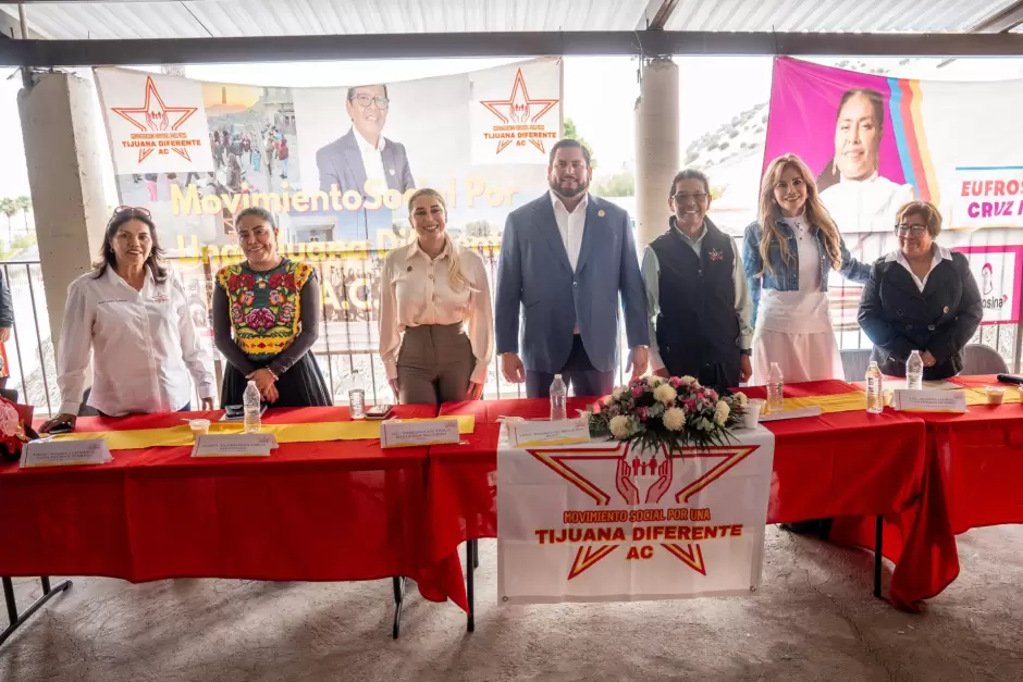 Festeja Ismael Burgue�o a madres lideresas de la Zona Este