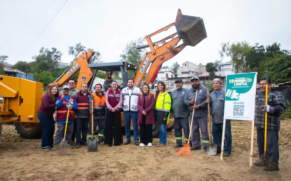 Tijuana: Ciudad Limpia en la colonia San �ngel