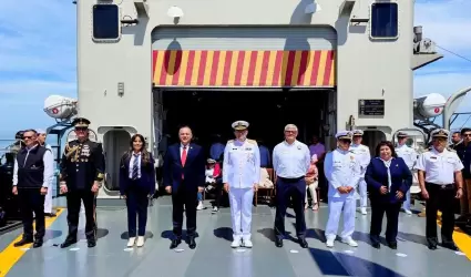 Reconoce alcaldesa Claudia Agat�n a los hombres y a las mujeres de mar