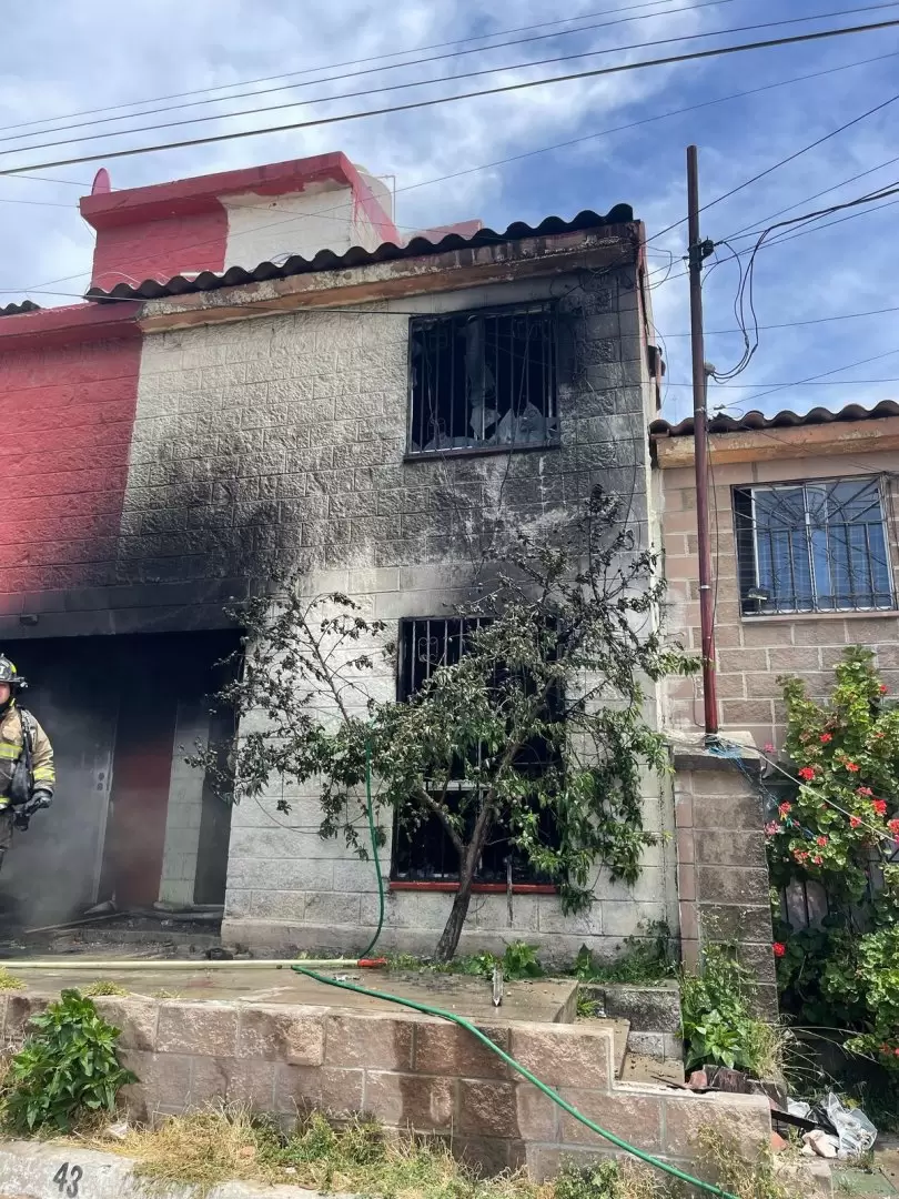 Incendio en la colonia P�rticos de San Antonio