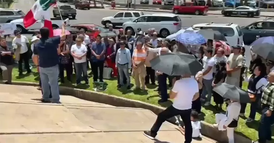Se manifiestan en la glorieta Cuauht�moc de Tijuana, en rechazo a la elecci�n del poder judicial