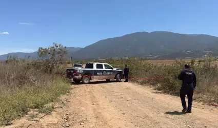 Hallan a hombre sin vida dentro de veh�culo en colonia Oaxaca, Ensenada