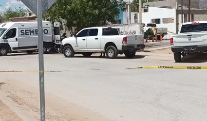 Dejan cuero frente a un k�nder en Villa del Real