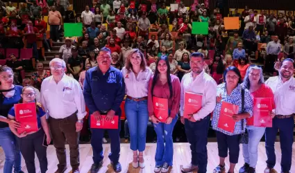 Aseguran su patrimonio m�s de 17 mil familias con t�tulos de propiedad en gobier