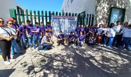 Manifestaci�n de padres de familia y j�venes sobrevivientes del incendio en la G