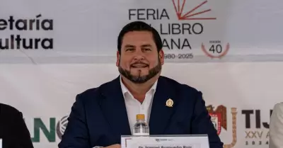 Burgue�o Ruiz en la Feria del Libro de Tijuana