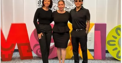 Mar�a Elena Orantes acompa�ada de �ngela Aguilar y Christian Nodal