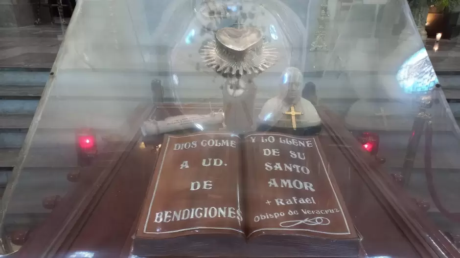 Reliquias de primer grado de San Rafael Gu�zar y Valencia