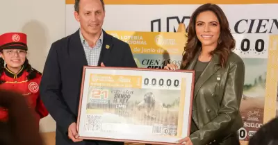 Liga Mexicana de Beisbol devela billete conmemorativo de la Loter�a Nacional