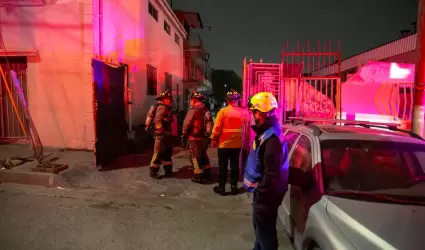 Incendio en cuarter�a de colonia Independencia