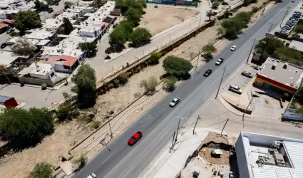 Parque lineal bulevar L�zaro C�rdenas