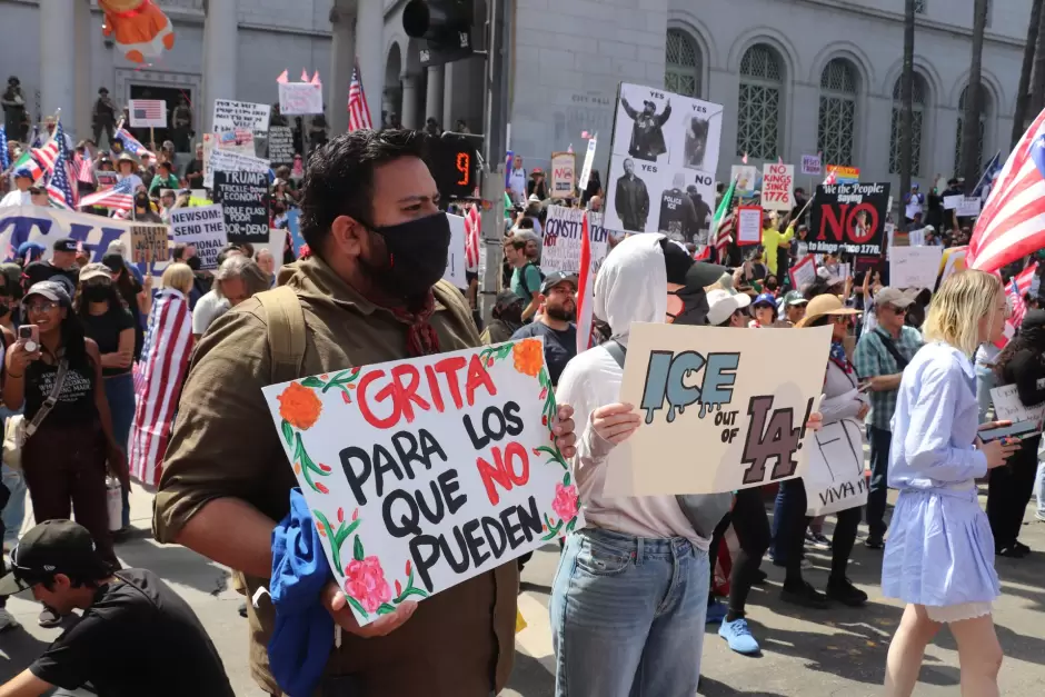 Protesta en Los �ngeles contra redadas migratorias y militarizaci�n de EEUU