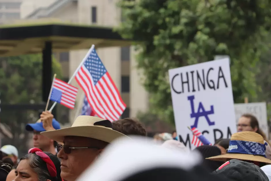 Protesta en Los �ngeles contra redadas migratorias y militarizaci�n de EEUU