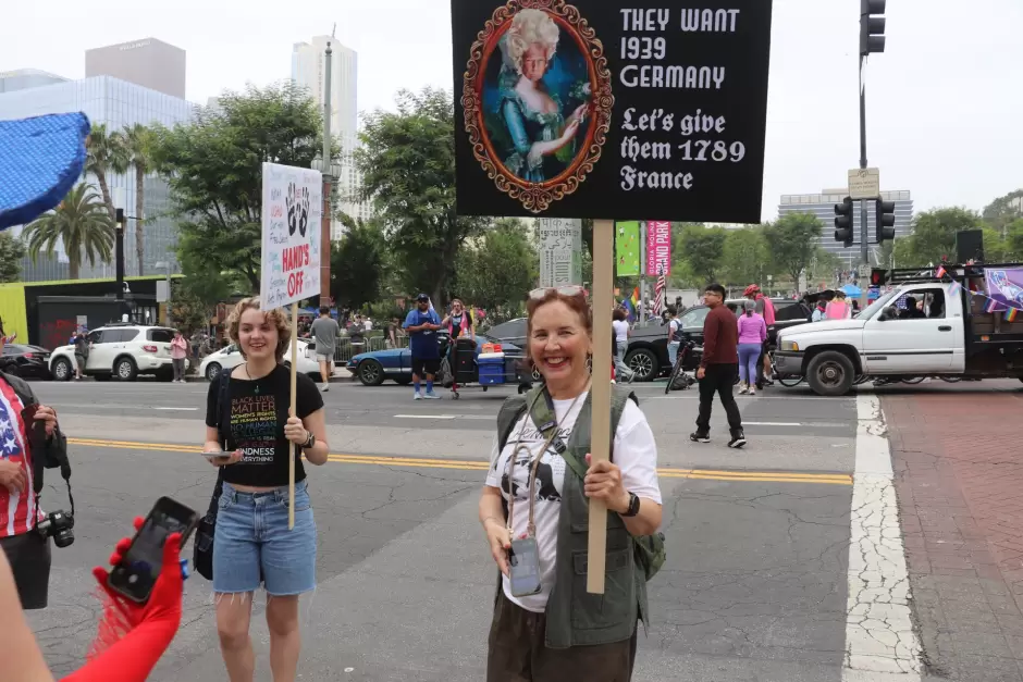 Protesta en Los �ngeles contra redadas migratorias y militarizaci�n de EEUU