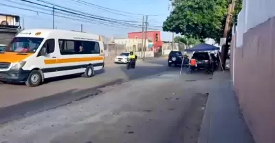 Vecinos de la colonia Obrera exigen reparaci�n de calle tras obra inconclusa de 